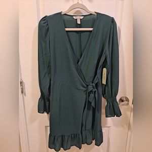NWT Wrap Dress Size Small Green Ruffles